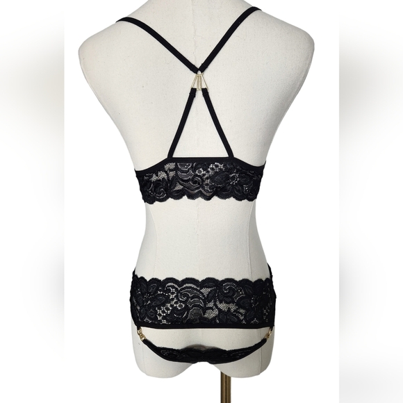 NWOT Black Lace 4 Piece Set - bra, panty, wrist cuffs and eye mask - Picture 5 of 11
